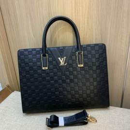 Picture of Louis Vuitton Mens Bags _SKUfw134077777fw